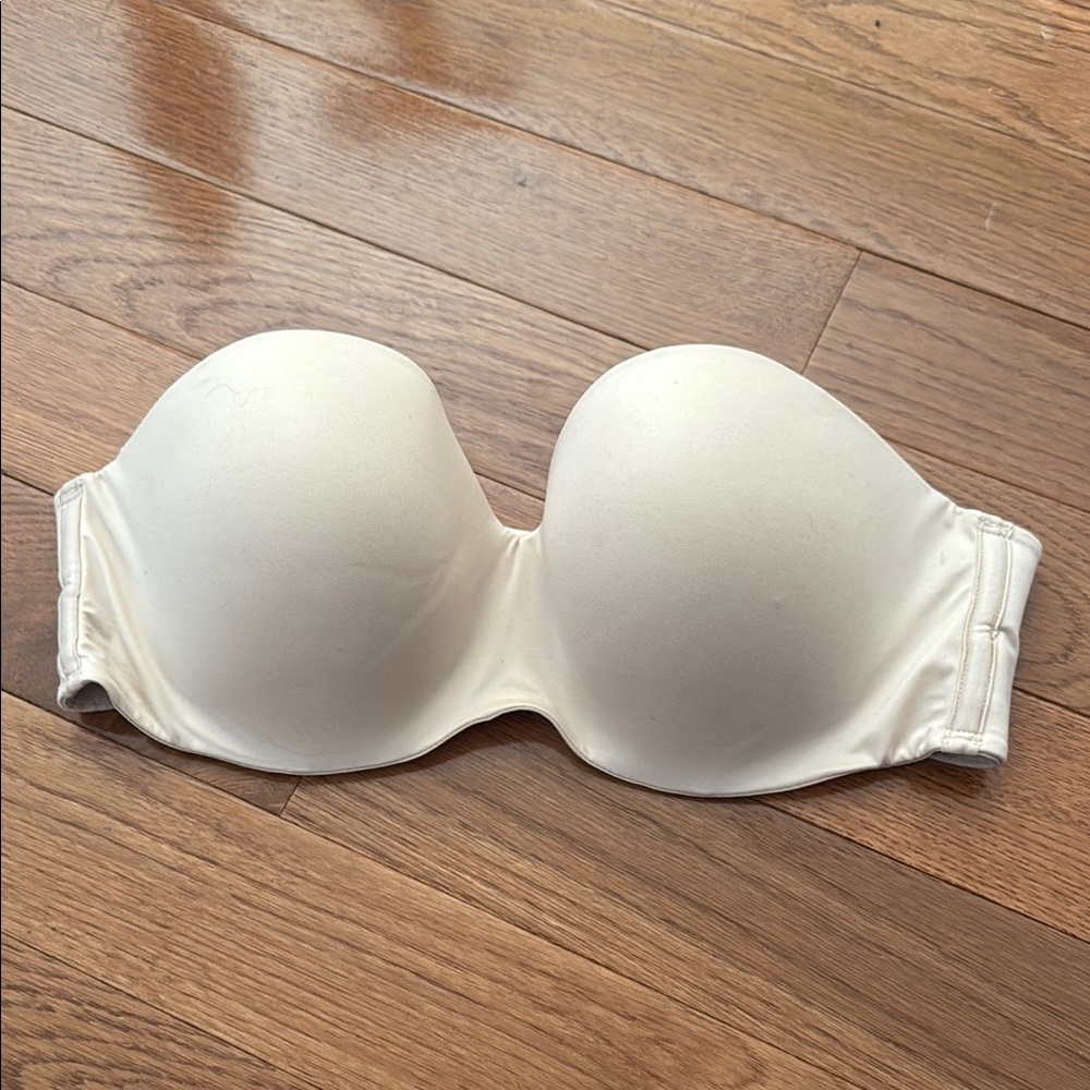 VS Women's Nude Strapless Bra